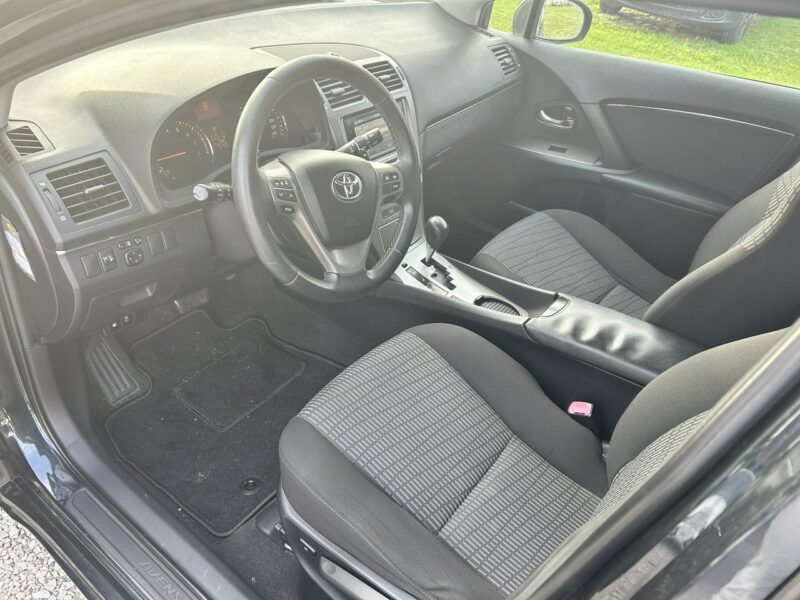 Toyota Avensis Super stan III (2009-)