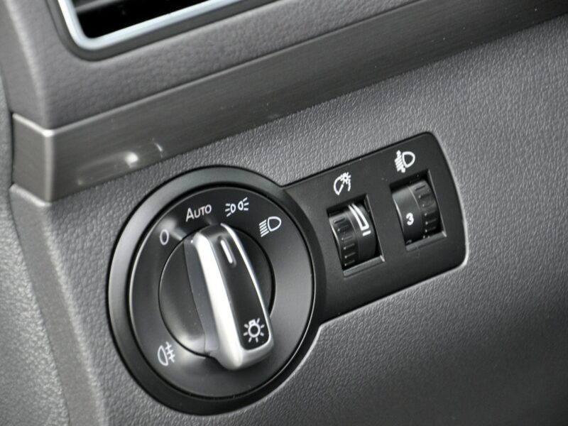 Volkswagen Touran 1,6TDi 105KM DSG/Comfortline/Navi/Podgrz.fotele/Parktronic/Alufelgi II (2010-2015)