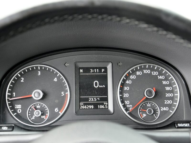 Volkswagen Touran 1,6TDi 105KM DSG/Comfortline/Navi/Podgrz.fotele/Parktronic/Alufelgi II (2010-2015)
