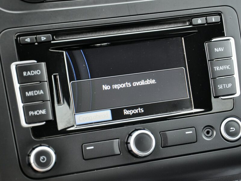 Volkswagen Touran 1,6TDi 105KM DSG/Comfortline/Navi/Podgrz.fotele/Parktronic/Alufelgi II (2010-2015)