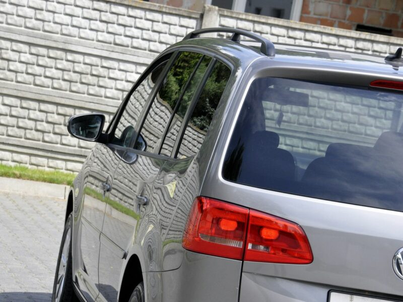 Volkswagen Touran 1,6TDi 105KM DSG/Comfortline/Navi/Podgrz.fotele/Parktronic/Alufelgi II (2010-2015)