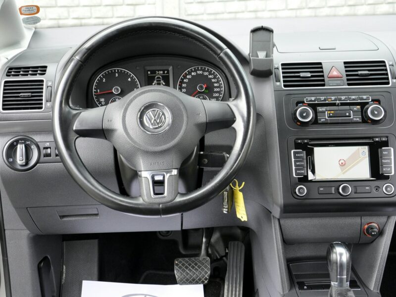Volkswagen Touran 1,6TDi 105KM DSG/Comfortline/Navi/Podgrz.fotele/Parktronic/Alufelgi II (2010-2015)
