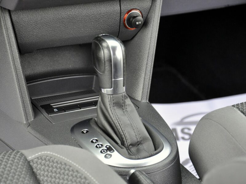 Volkswagen Touran 1,6TDi 105KM DSG/Comfortline/Navi/Podgrz.fotele/Parktronic/Alufelgi II (2010-2015)