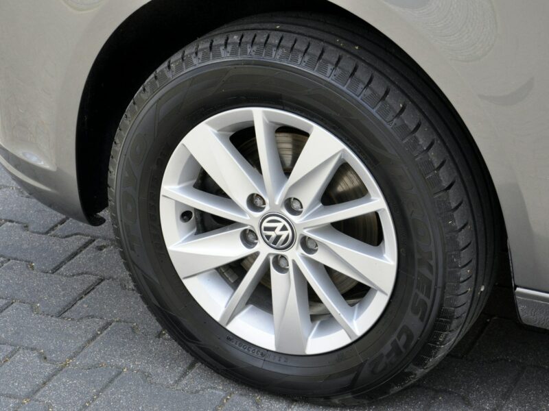 Volkswagen Touran 1,6TDi 105KM DSG/Comfortline/Navi/Podgrz.fotele/Parktronic/Alufelgi II (2010-2015)