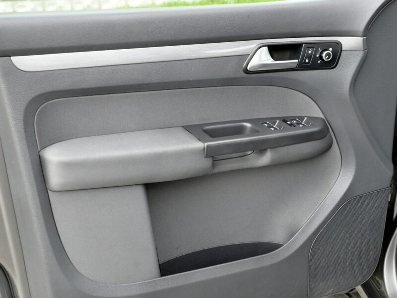 Volkswagen Touran 1,6TDi 105KM DSG/Comfortline/Navi/Podgrz.fotele/Parktronic/Alufelgi II (2010-2015)