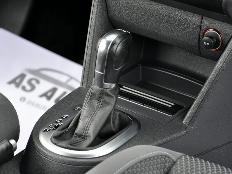 Volkswagen Touran 1,6TDi 105KM DSG/Comfortline/Navi/Podgrz.fotele/Parktronic/Alufelgi II (2010-2015)