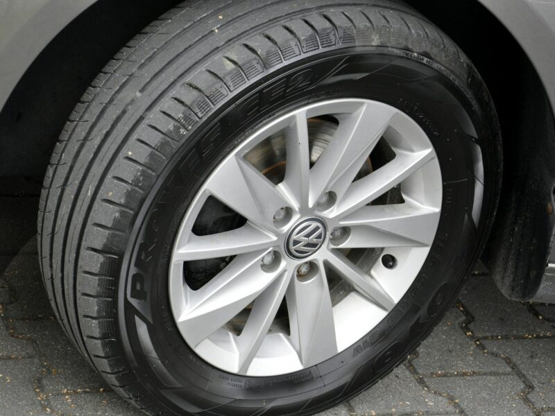 Volkswagen Touran 1,6TDi 105KM DSG/Comfortline/Navi/Podgrz.fotele/Parktronic/Alufelgi II (2010-2015)