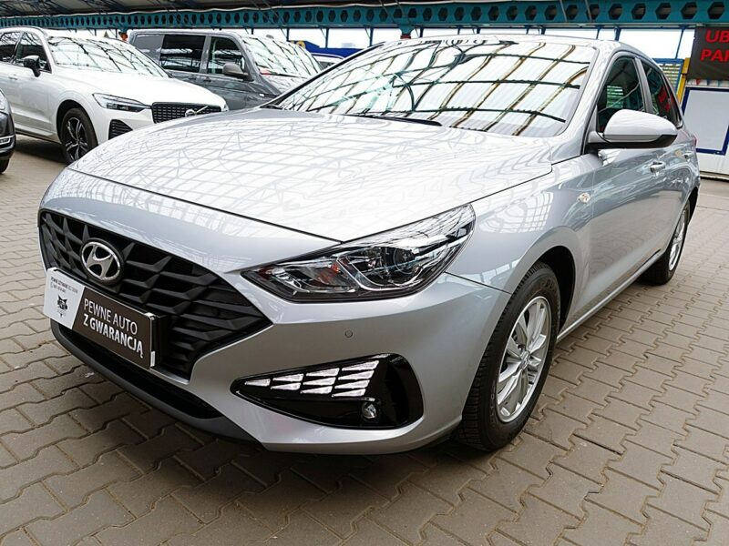 Hyundai i30 1,5 16V Led+Tempomat GWARANCJA 1WŁ Kraj Bezwypadkowy Serwisowany F23% III (2017-)