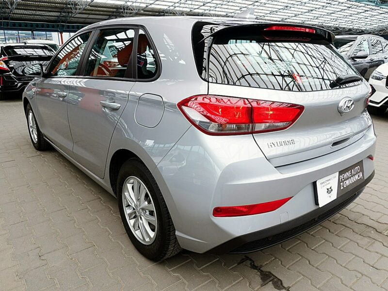 Hyundai i30 1,5 16V Led+Tempomat GWARANCJA 1WŁ Kraj Bezwypadkowy Serwisowany F23% III (2017-)