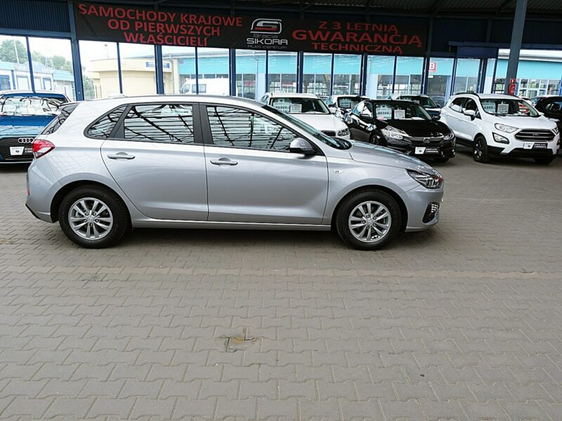 Hyundai i30 1,5 16V Led+Tempomat GWARANCJA 1WŁ Kraj Bezwypadkowy Serwisowany F23% III (2017-)