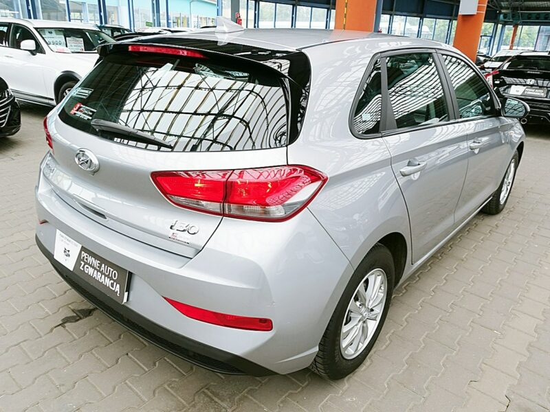 Hyundai i30 1,5 16V Led+Tempomat GWARANCJA 1WŁ Kraj Bezwypadkowy Serwisowany F23% III (2017-)