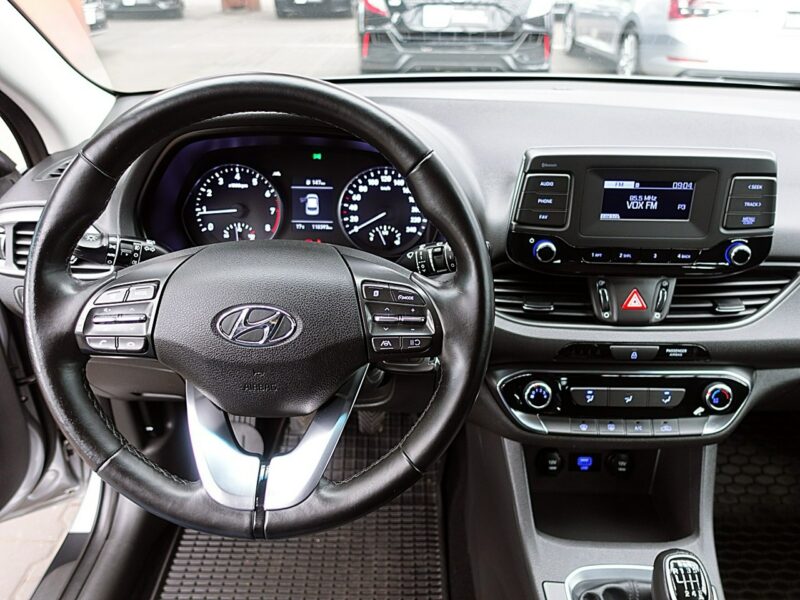 Hyundai i30 1,5 16V Led+Tempomat GWARANCJA 1WŁ Kraj Bezwypadkowy Serwisowany F23% III (2017-)