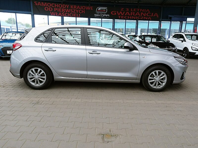 Hyundai i30 1,5 16V Led+Tempomat GWARANCJA 1WŁ Kraj Bezwypadkowy Serwisowany F23% III (2017-)