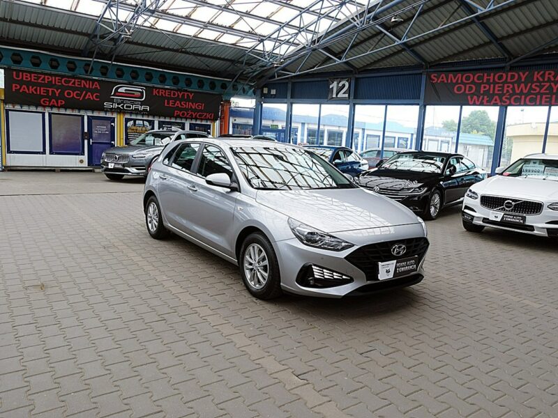 Hyundai i30 1,5 16V Led+Tempomat GWARANCJA 1WŁ Kraj Bezwypadkowy Serwisowany F23% III (2017-)