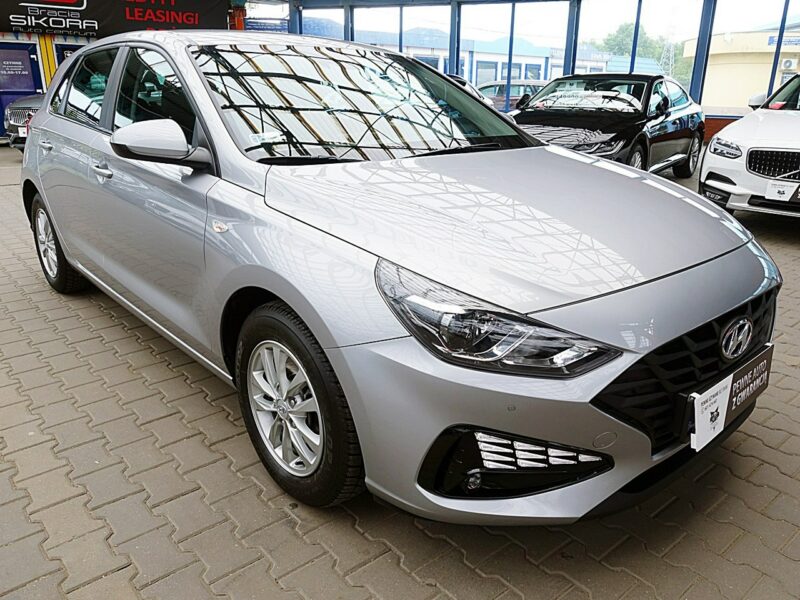 Hyundai i30 1,5 16V Led+Tempomat GWARANCJA 1WŁ Kraj Bezwypadkowy Serwisowany F23% III (2017-)