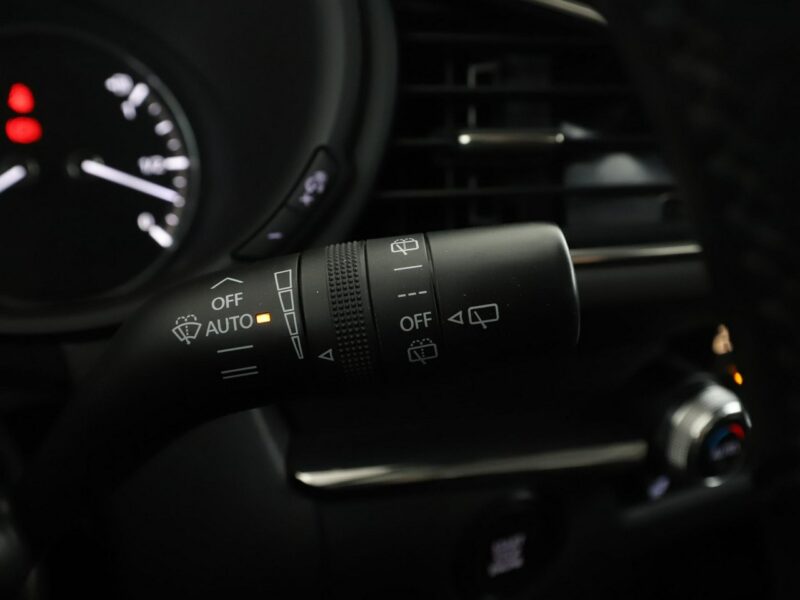 Mazda CX-30 mHEV navi LED klima auto kamera i czujniki parkowania grzane fotele