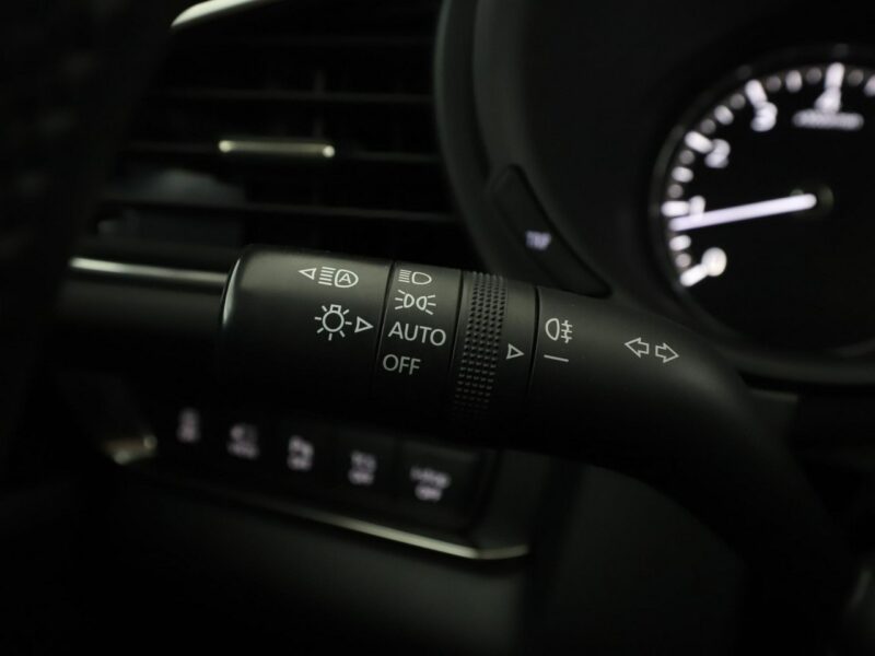Mazda CX-30 mHEV navi LED klima auto kamera i czujniki parkowania grzane fotele