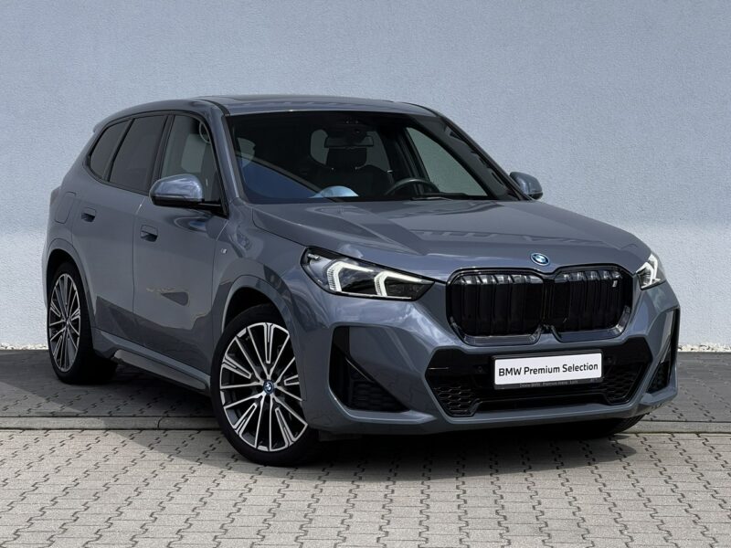 BMW iX1 xDrive30 306km, mPakiet, HUD, Harman, Panorama, FV23%