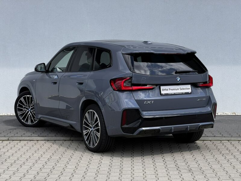 BMW iX1 xDrive30 306km, mPakiet, HUD, Harman, Panorama, FV23%