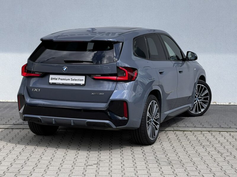 BMW iX1 xDrive30 306km, mPakiet, HUD, Harman, Panorama, FV23%