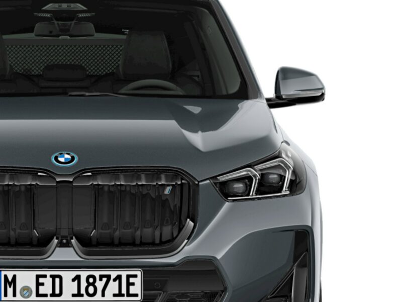 BMW iX1 xDrive30 306km, mPakiet, HUD, Harman, Panorama, FV23%