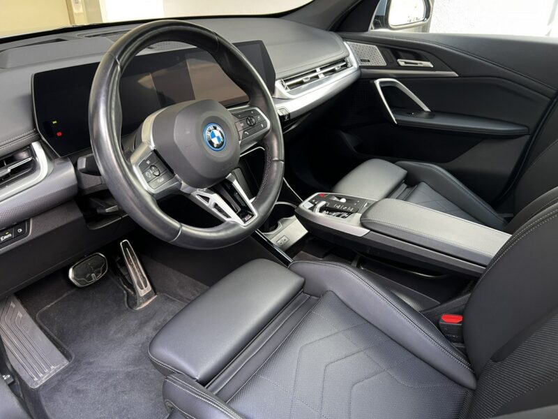 BMW iX1 xDrive30 306km, mPakiet, HUD, Harman, Panorama, FV23%