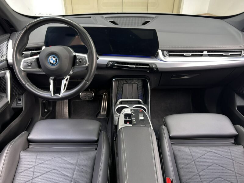 BMW iX1 xDrive30 306km, mPakiet, HUD, Harman, Panorama, FV23%