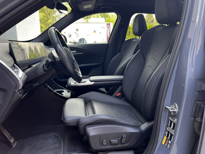BMW iX1 xDrive30 306km, mPakiet, HUD, Harman, Panorama, FV23%