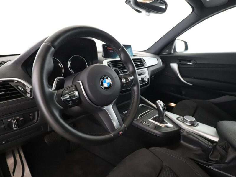 BMW 225 F22
