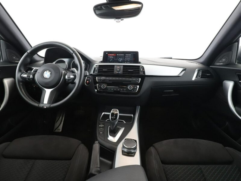 BMW 225 F22