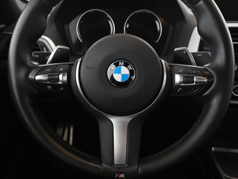 BMW 225 F22