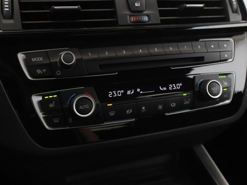 BMW 225 F22