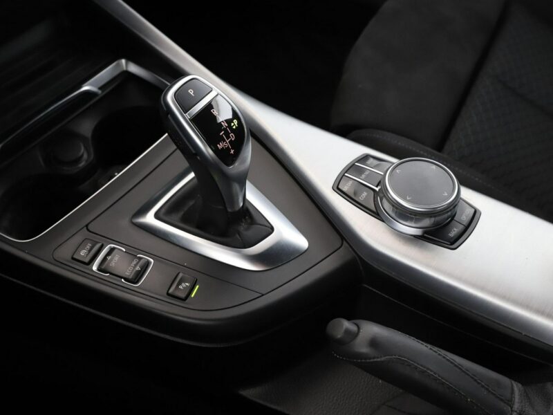 BMW 225 F22