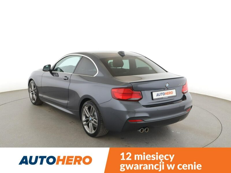 BMW 225 F22