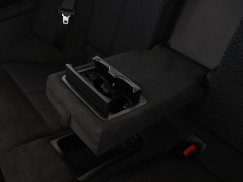 BMW 225 F22