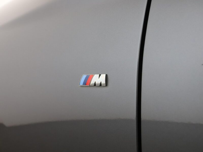 BMW 225 F22