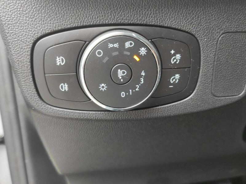 Ford Focus Titanium X 1.0 EcoBoost 125 KM Kombi RB68738 Mk4 (2018-)