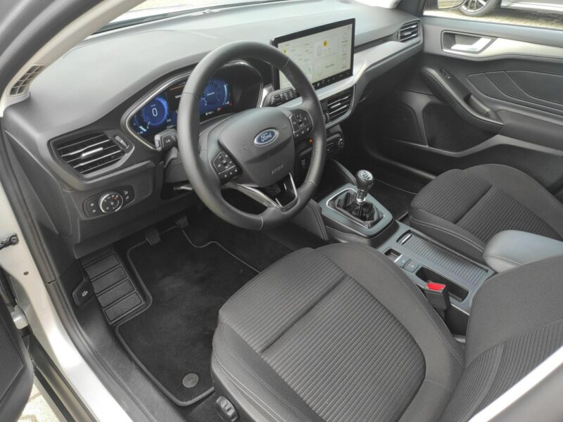 Ford Focus Titanium X 1.0 EcoBoost 125 KM Kombi RB68738 Mk4 (2018-)