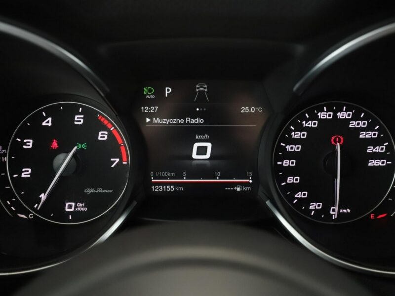 Alfa Romeo Stelvio 4x4, 280KM, skóra, navi, klima auto, LED, grzane fotele