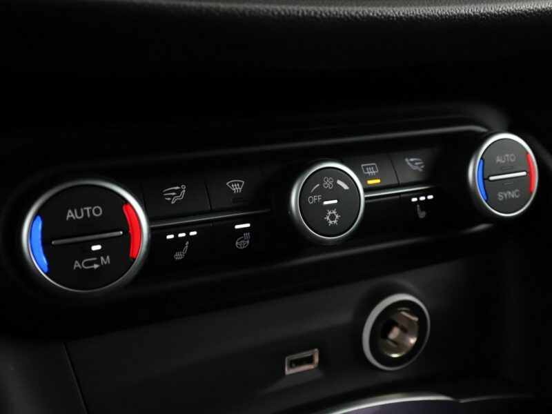 Alfa Romeo Stelvio 4x4, 280KM, skóra, navi, klima auto, LED, grzane fotele