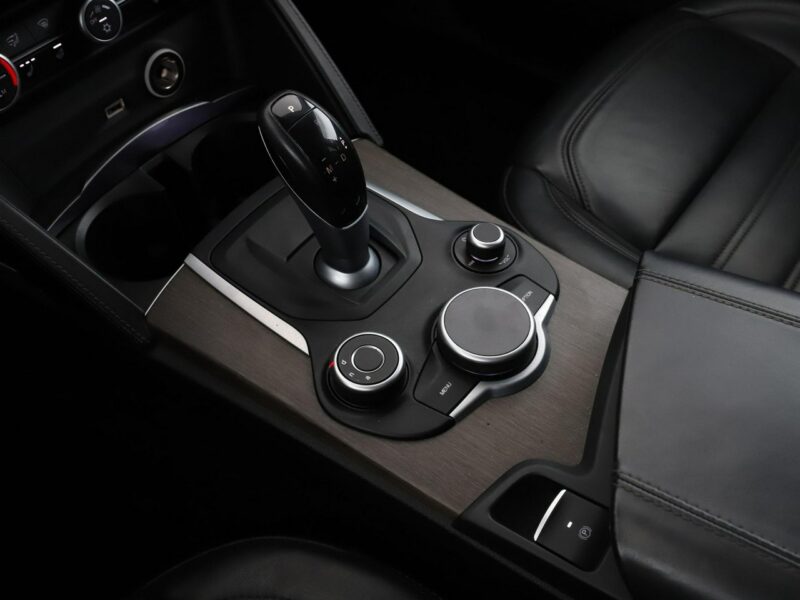 Alfa Romeo Stelvio 4x4, 280KM, skóra, navi, klima auto, LED, grzane fotele