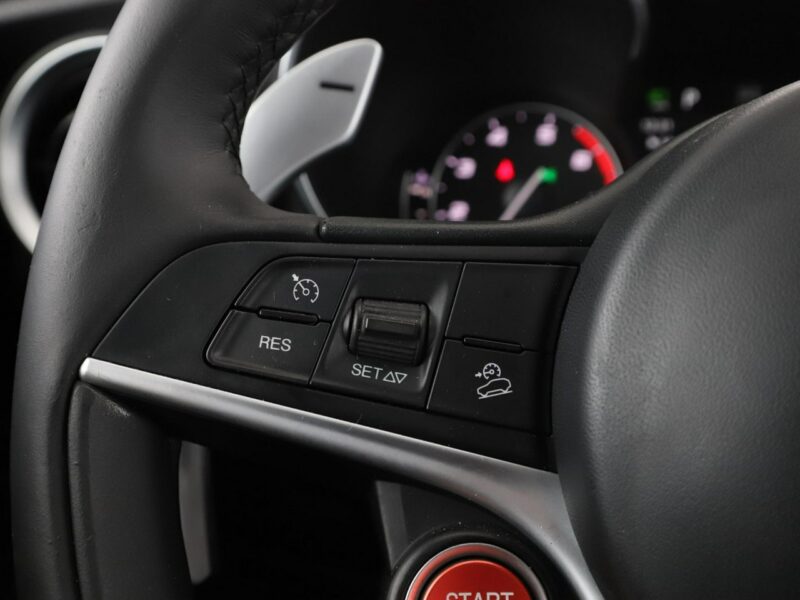 Alfa Romeo Stelvio 4x4, 280KM, skóra, navi, klima auto, LED, grzane fotele