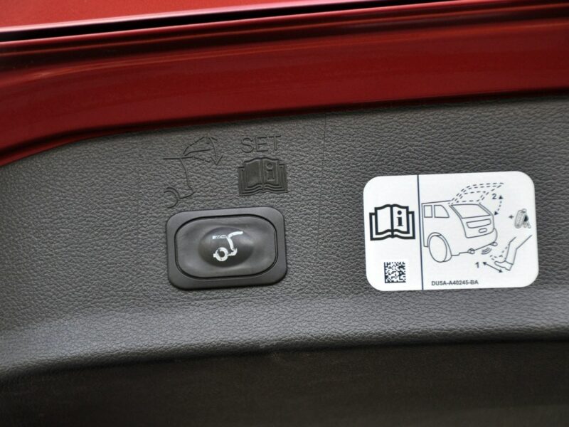 Ford Kuga 1.5i(176KM)*Lift*Radar*Xenon*Led*Navi*Kamera*Skóry*AWD*BLS*Alu18"ASO II (2012-)