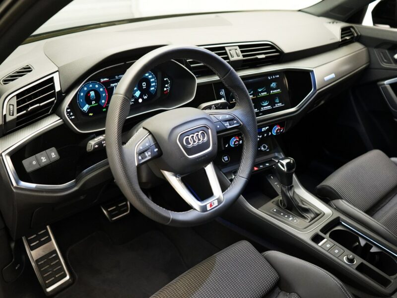 Audi Q3 Sportback 40TFSI Quattro 190KM Sline Kamera360 ACC MatrixLED