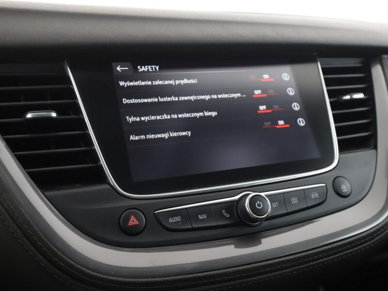 Opel Grandland X navi full LED klima auto kamera i czujniki parkowania grzane fotele