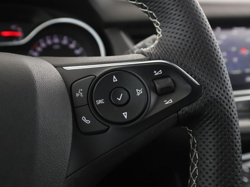 Opel Grandland X navi full LED klima auto kamera i czujniki parkowania grzane fotele