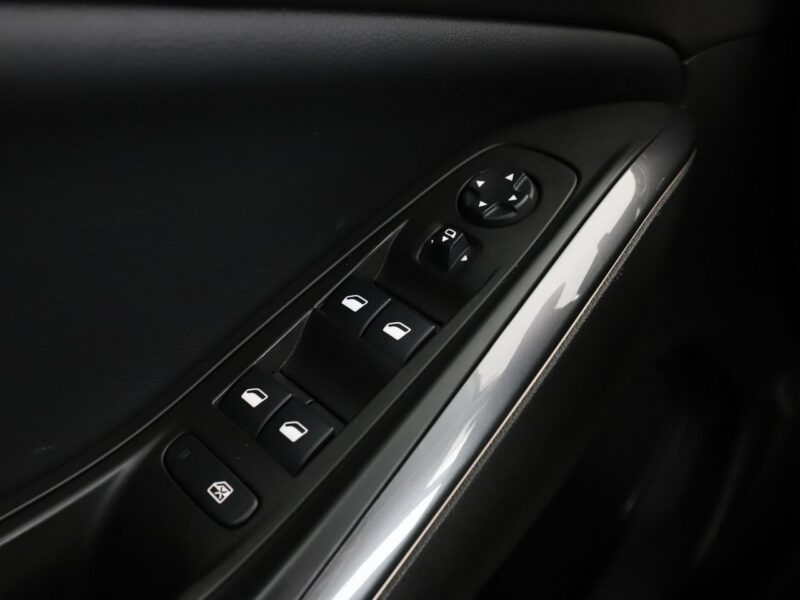 Opel Grandland X navi full LED klima auto kamera i czujniki parkowania grzane fotele