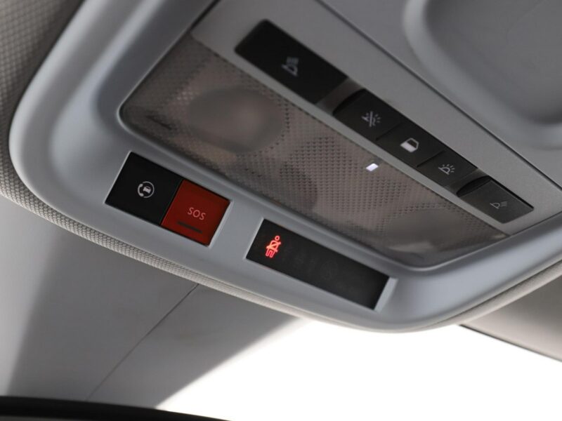 Opel Grandland X navi full LED klima auto kamera i czujniki parkowania grzane fotele