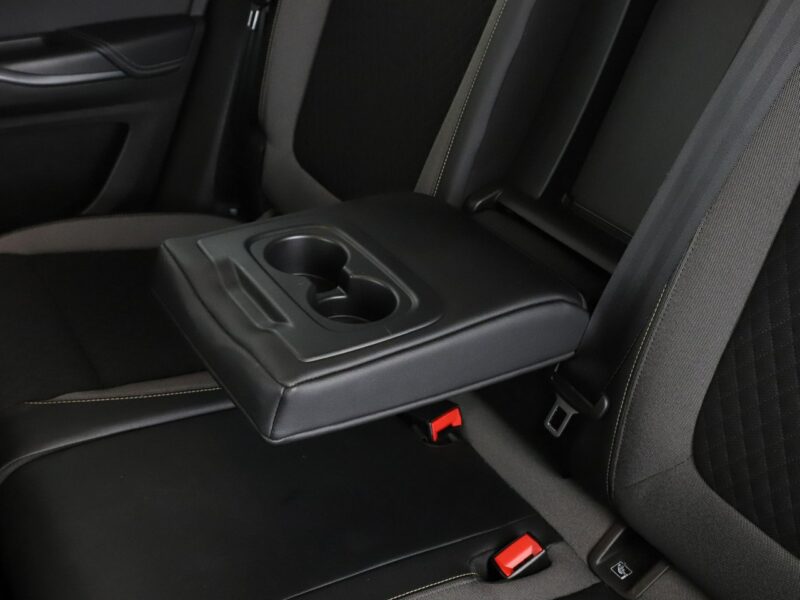 Opel Grandland X navi full LED klima auto kamera i czujniki parkowania grzane fotele