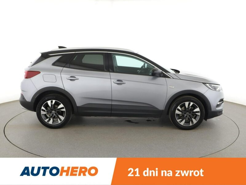 Opel Grandland X navi full LED klima auto kamera i czujniki parkowania grzane fotele